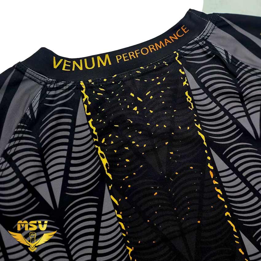 جزئیات-پارچه-یقه-ست-رزمی-ست-ورزشی-رَش-گارد-اورجینال-ونوم-پرفرمنس-Venum-Performance